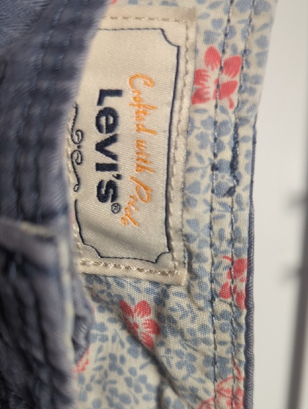 Levi's Women's Slate Blue Cargo Shorts - Picture 2 of 7